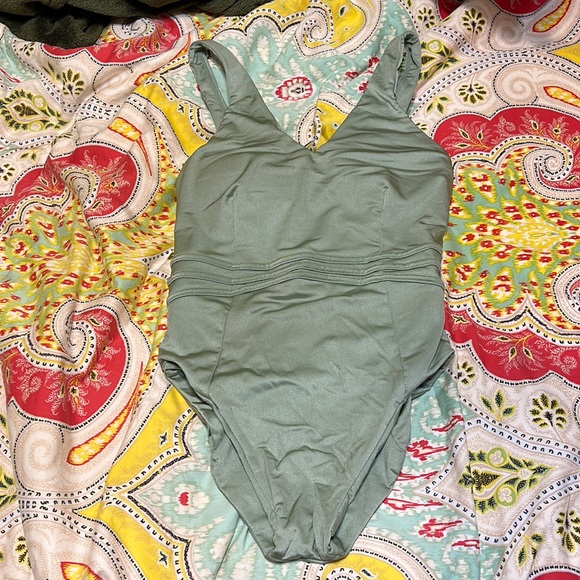 Buffbunny pleath the fifth swimsuit - Picture 1 of 5